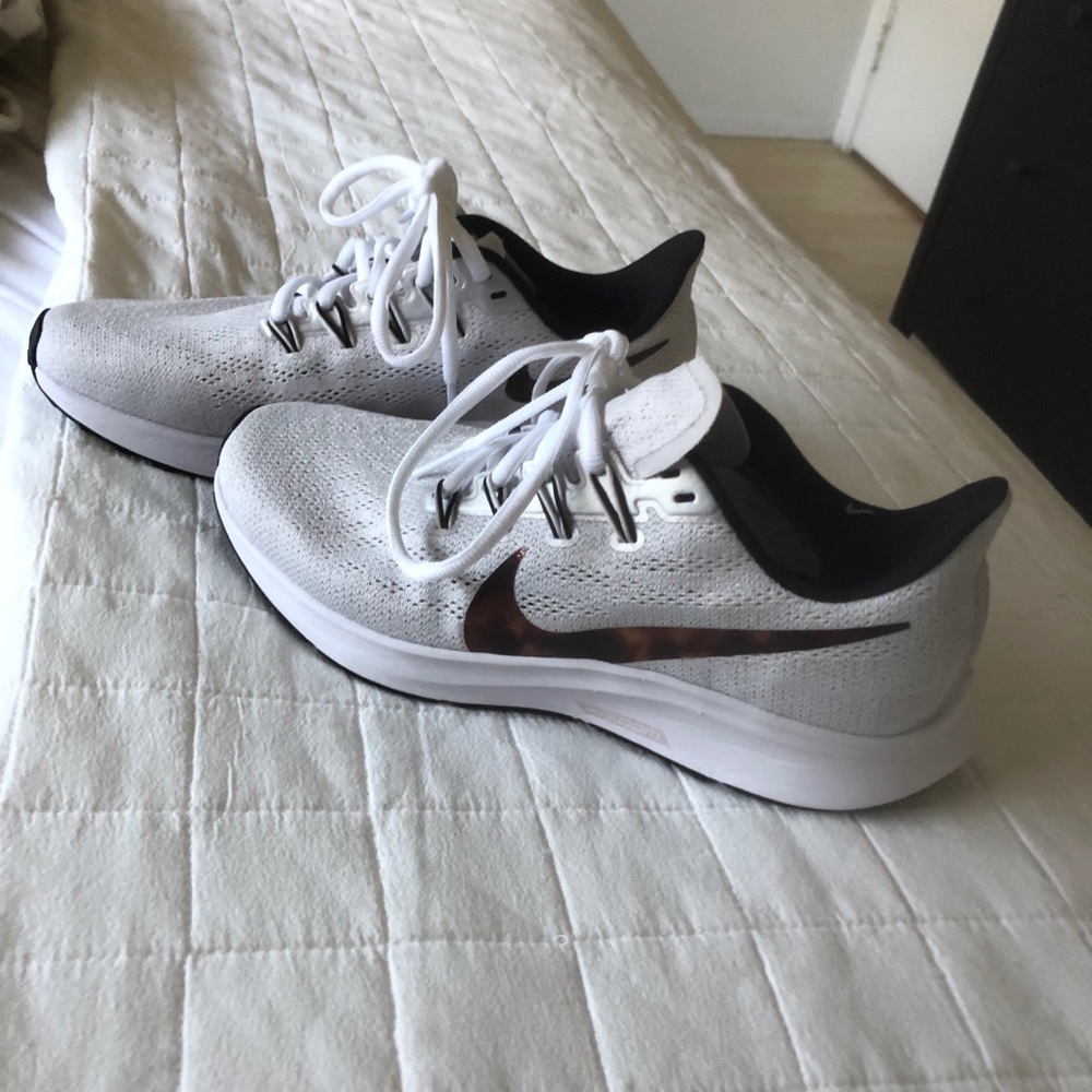 New women’s Nike sneakers